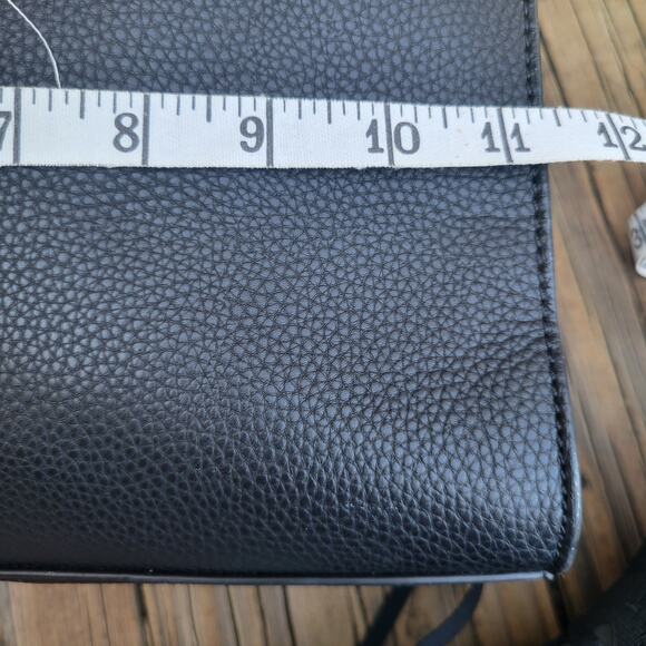 KENDALL + KYLIE Claire Black Crossbody Shoulder Bag – Excellent Pre-Owned - Picture 6 of 8